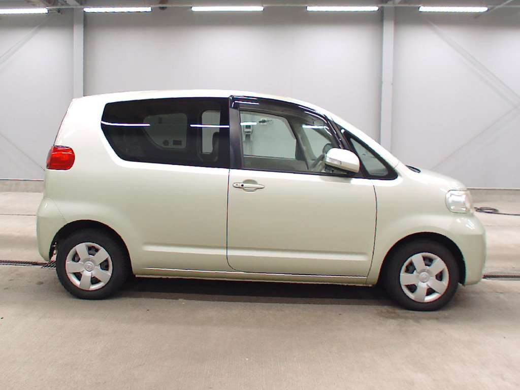 2007 Toyota Porte NNP15[2]