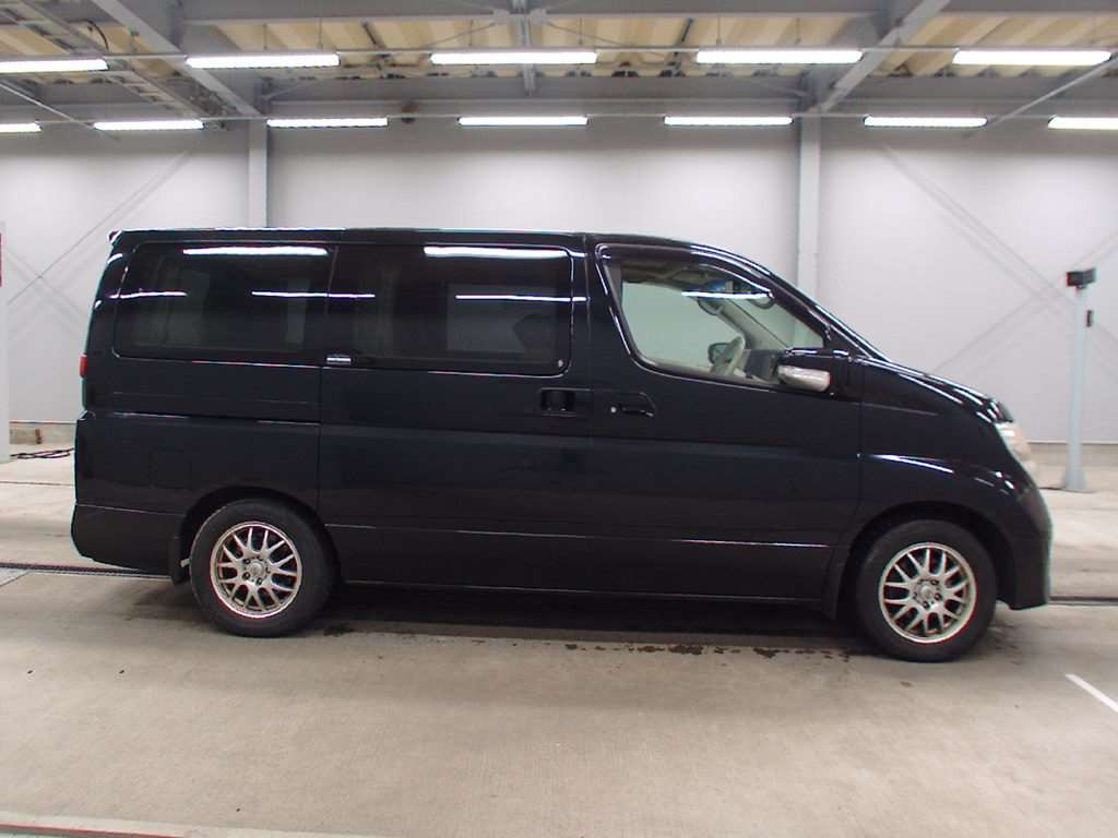 2005 Nissan Elgrand NE51[2]