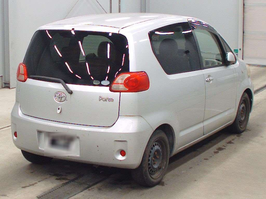 2005 Toyota Porte NNP11[1]