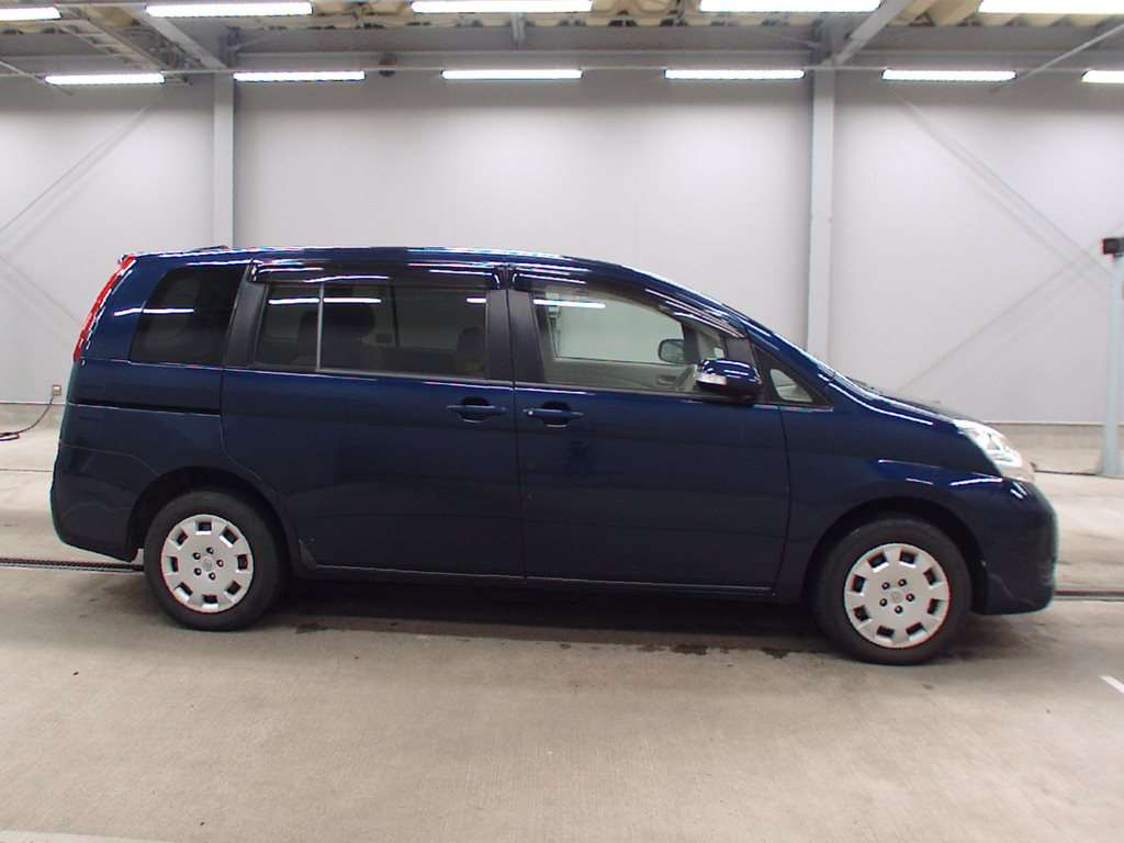 2007 Toyota Isis ANM15G[2]