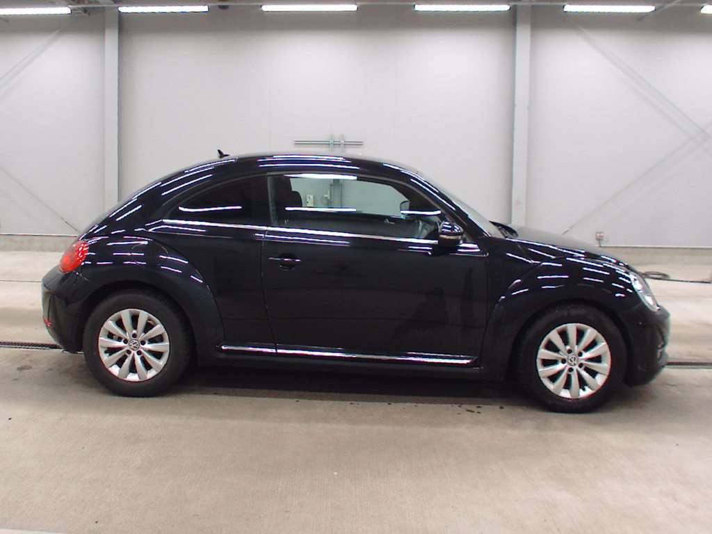 2013 Volkswagen Beetle 16CBZ[2]