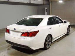 2014 Toyota Crown Hybrid