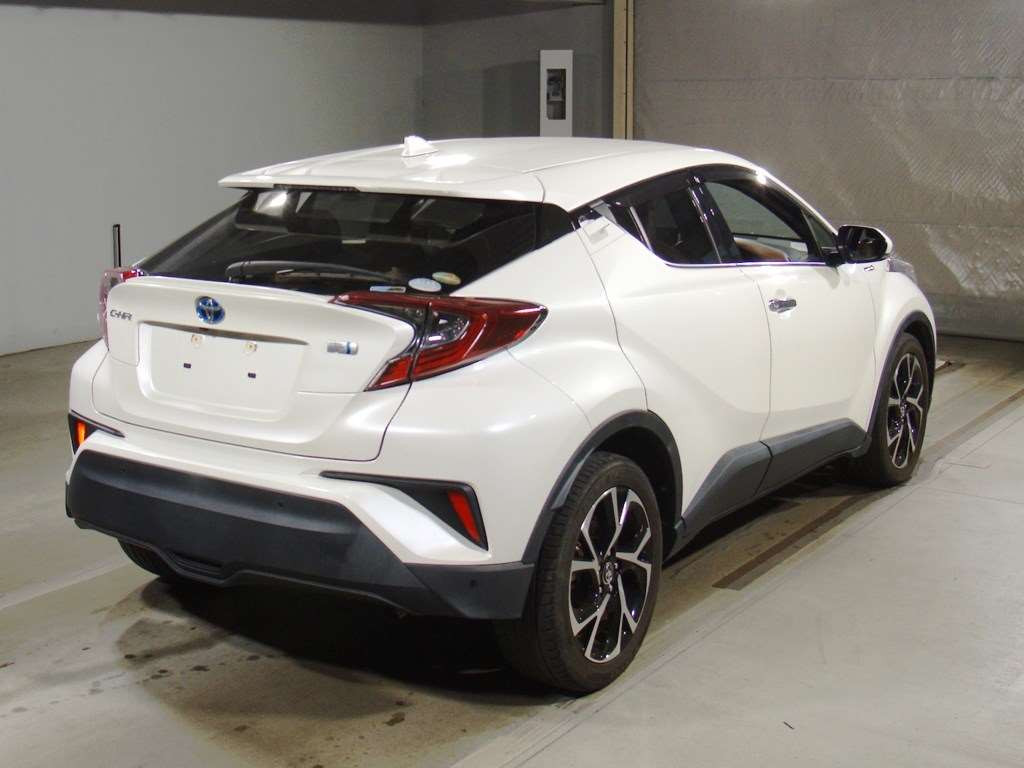 2019 Toyota C-HR ZYX10[1]