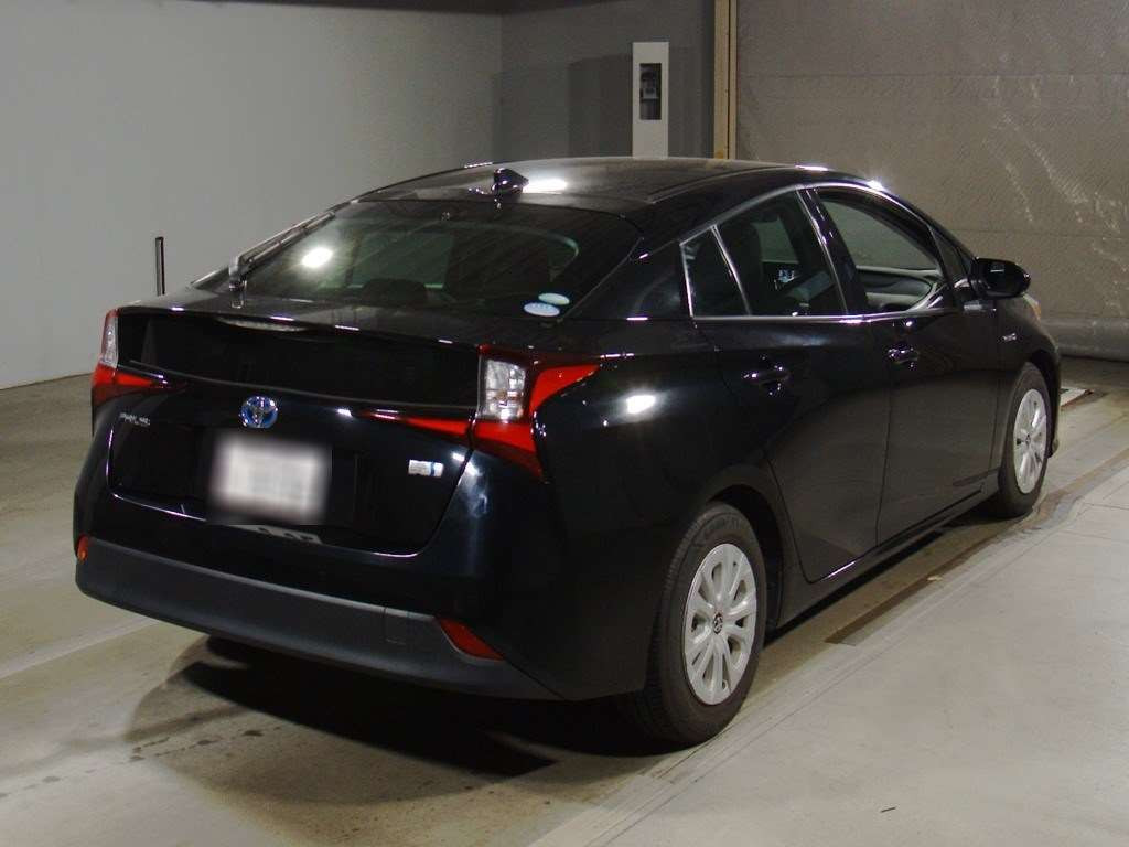 2019 Toyota Prius ZVW51[1]