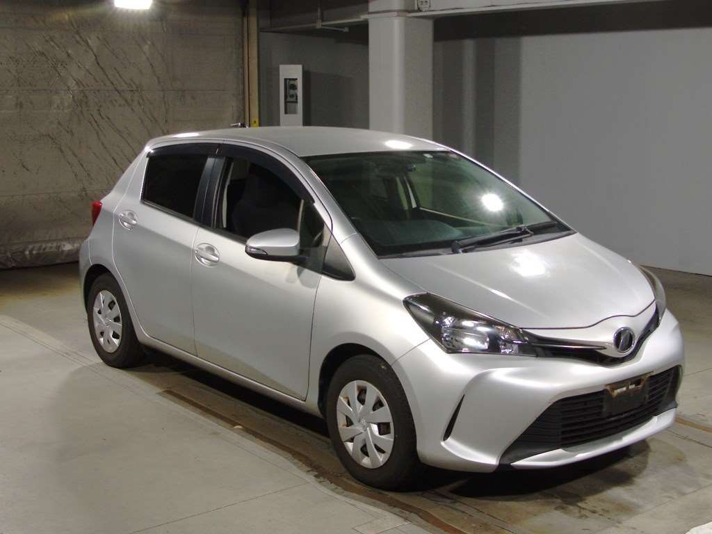 2016 Toyota Vitz NSP130[2]