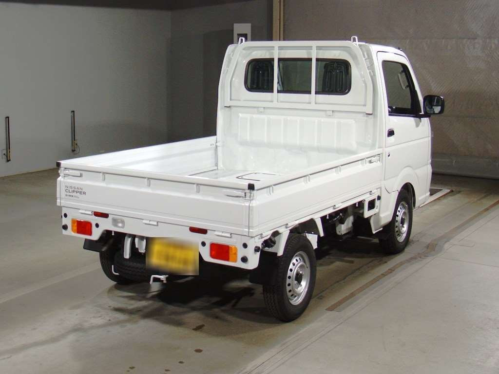 2024 Nissan NT100 Clipper DR16T[1]