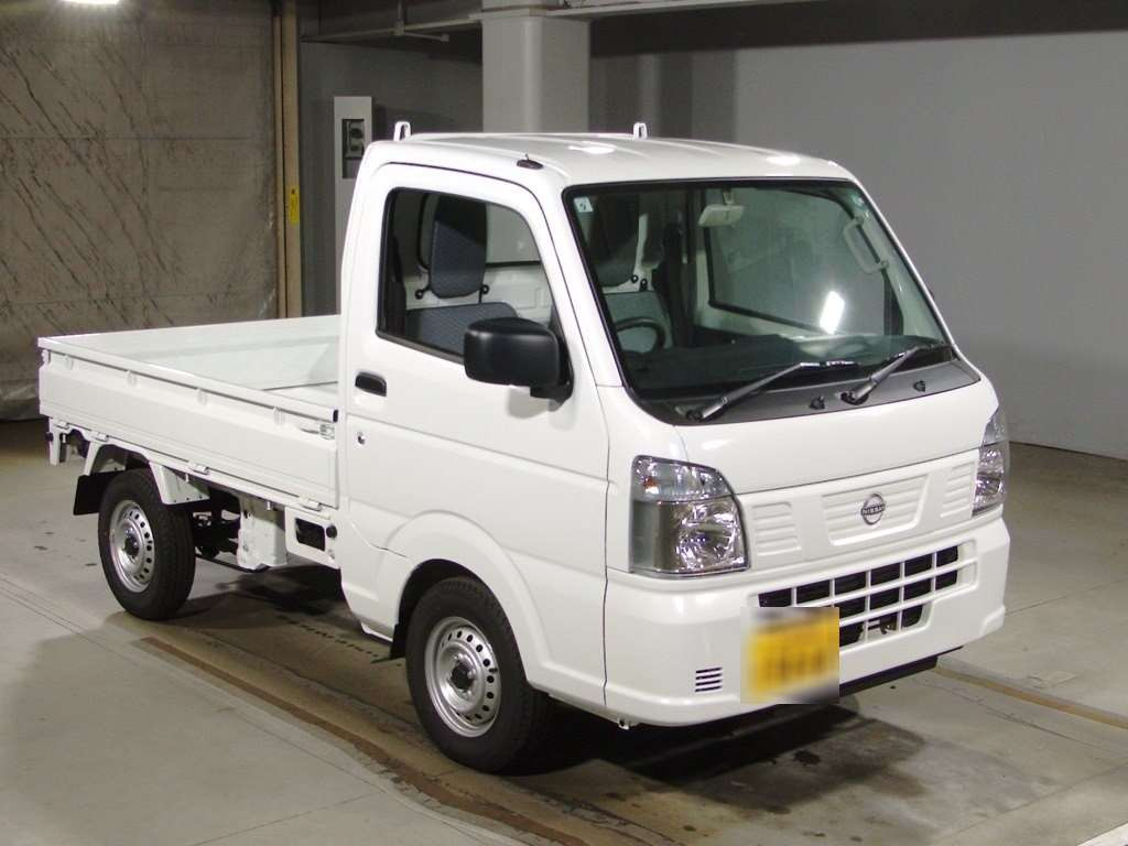 2024 Nissan NT100 Clipper DR16T[2]