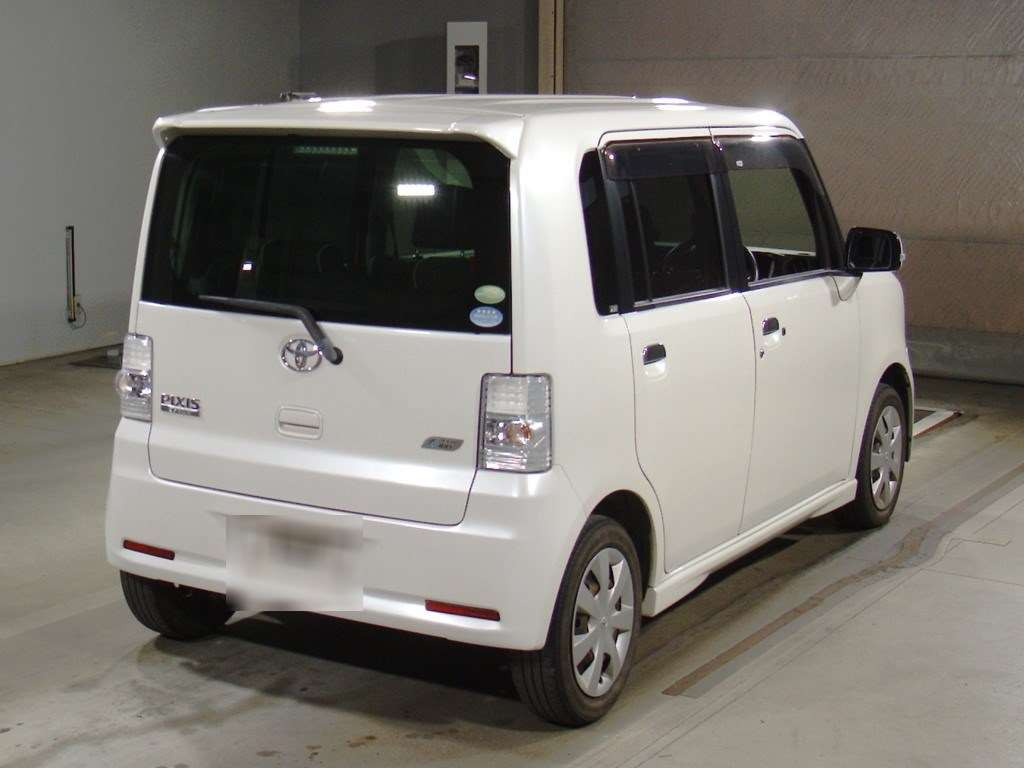 2012 Toyota Pixis Space L575A[1]