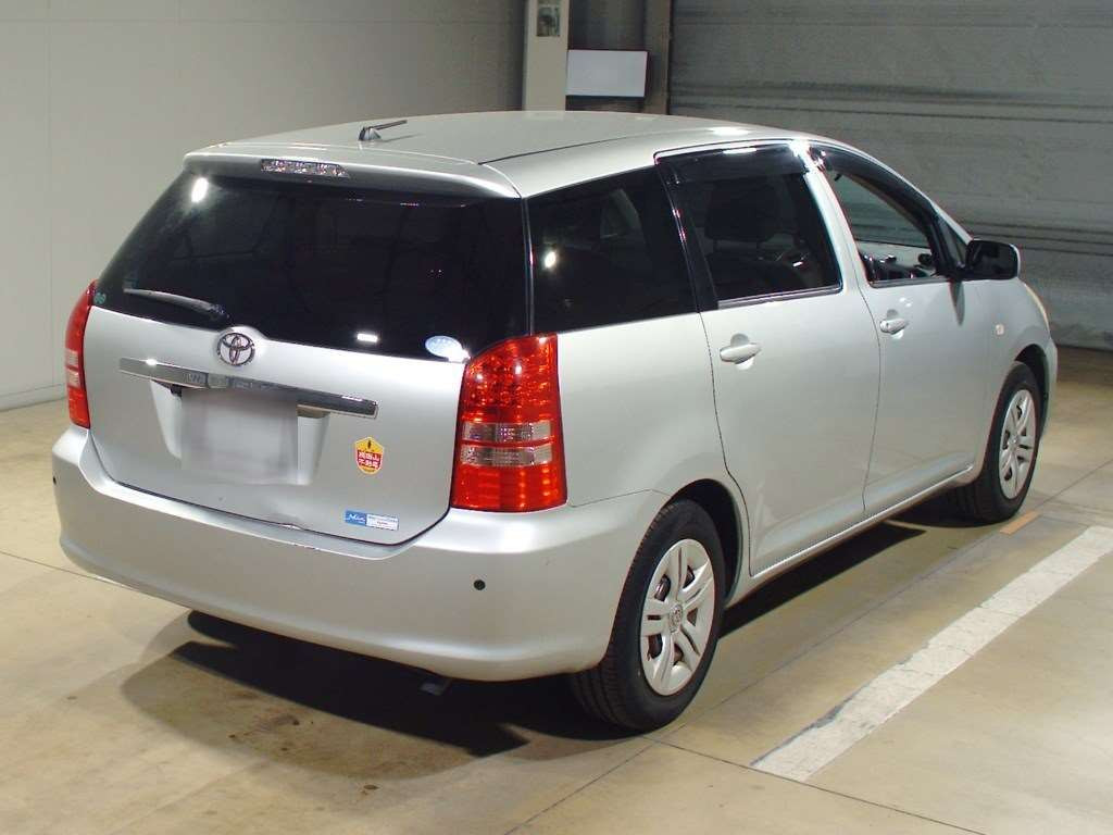 2004 Toyota Wish ZNE10G[1]