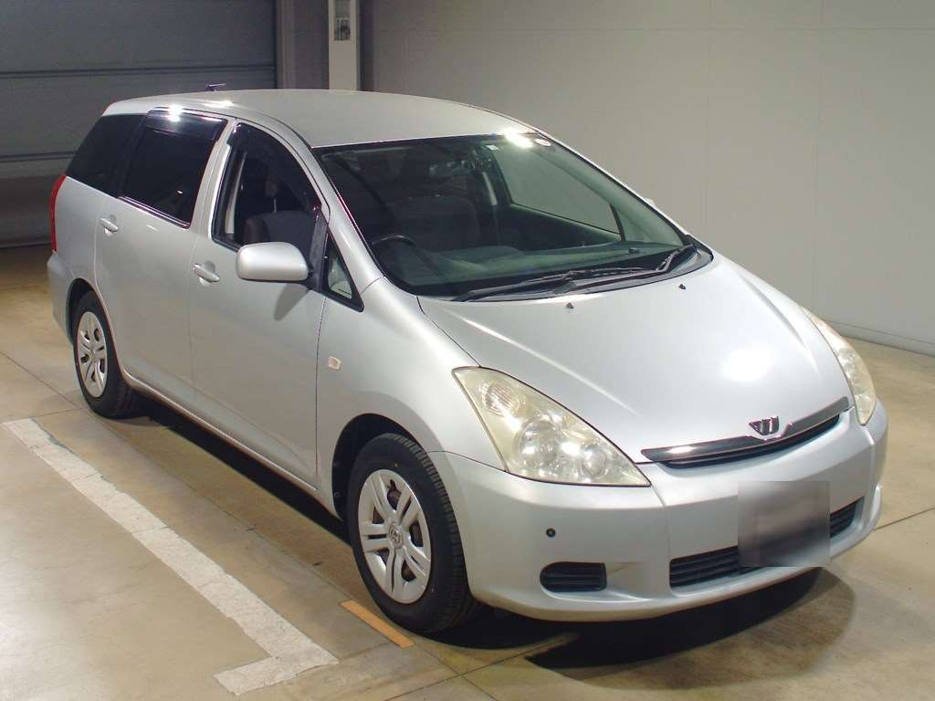 2004 Toyota Wish ZNE10G[2]