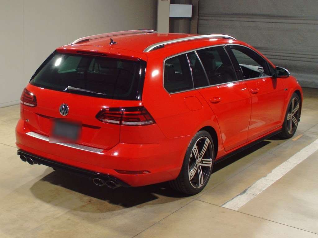 2018 Volkswagen Golf Variant AUDJHF[1]