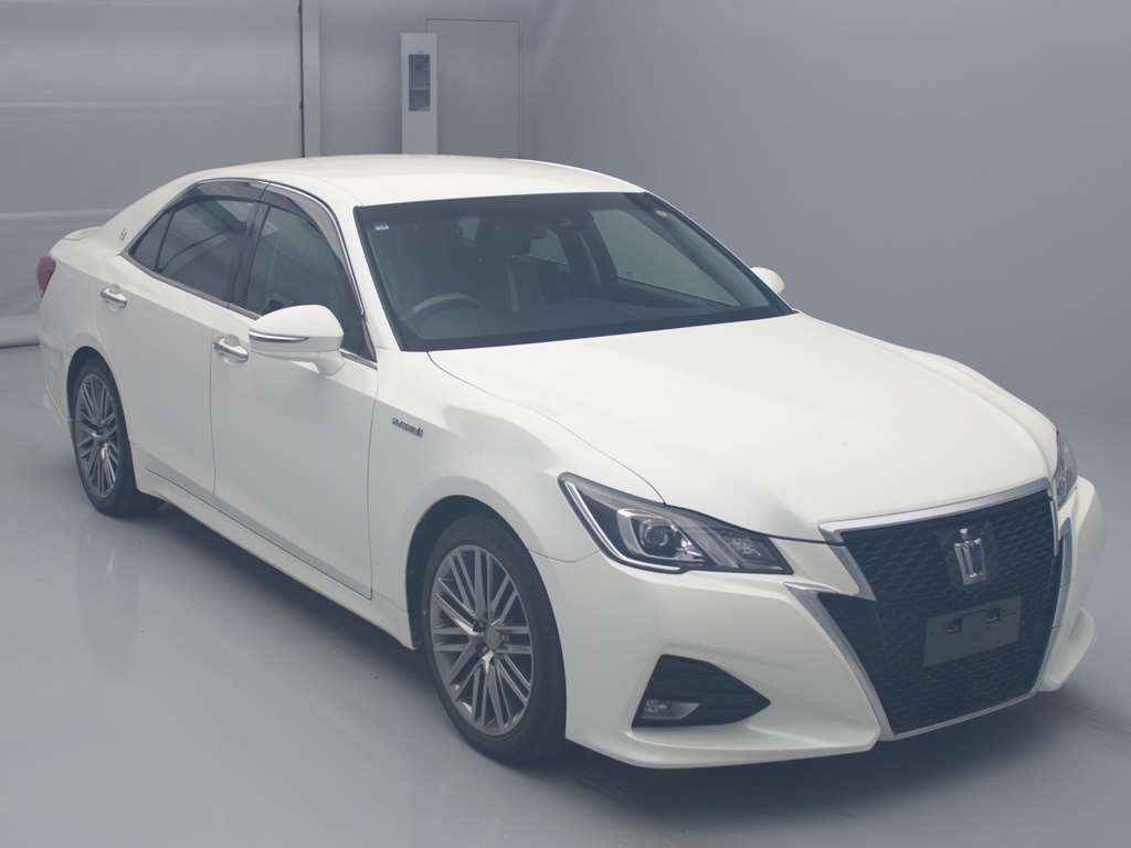 2016 Toyota Crown Hybrid AWS210[2]