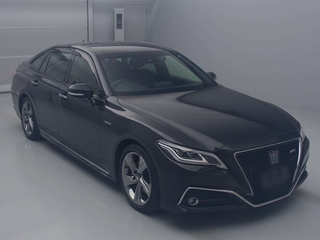 2019 Toyota Crown Hybrid AZSH20[2]