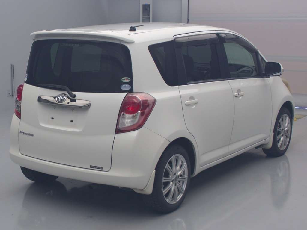 2010 Toyota Ractis NCP100[1]