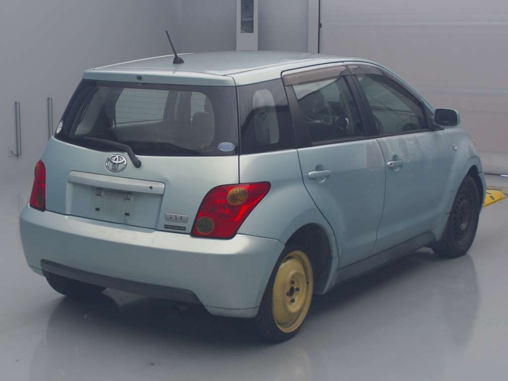 2005 Toyota IST NCP60[1]