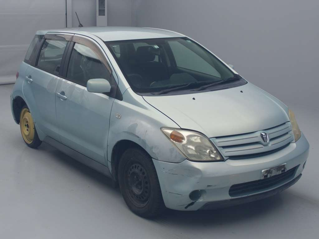 2005 Toyota IST NCP60[2]