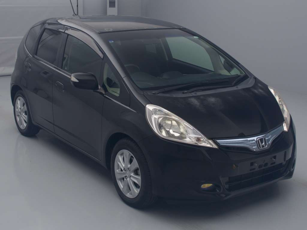 2011 Honda Fit Hybrid GP1[2]