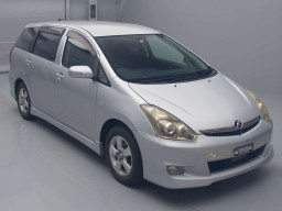 2005 Toyota Wish