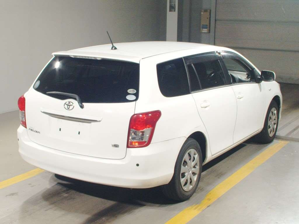 2010 Toyota Corolla Fielder NZE141G[1]