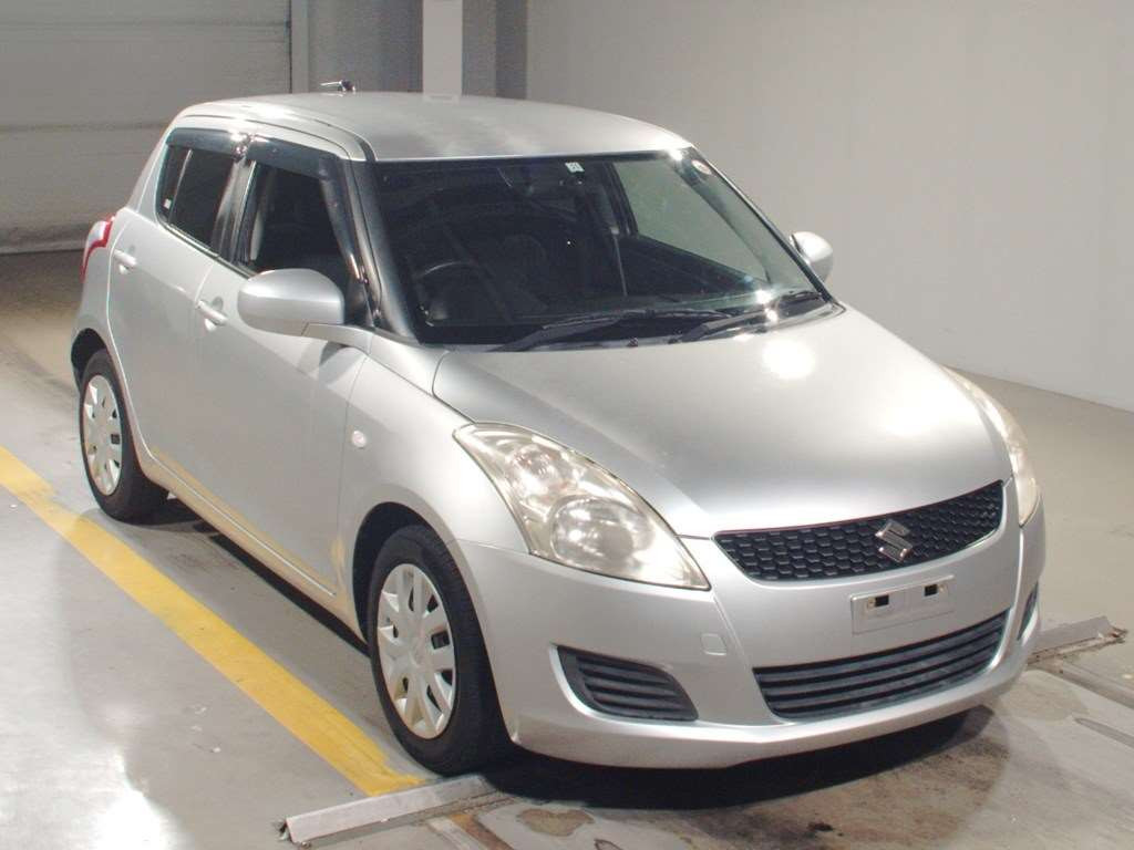 2011 Suzuki Swift ZC72S[2]