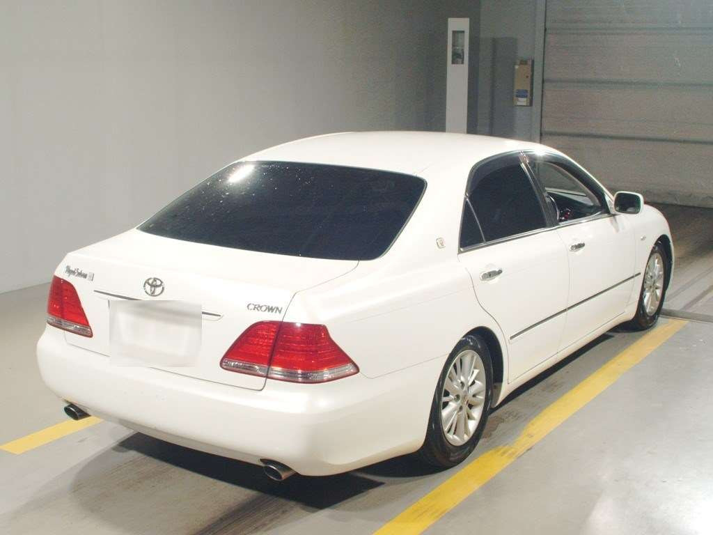 2004 Toyota Crown GRS182[1]