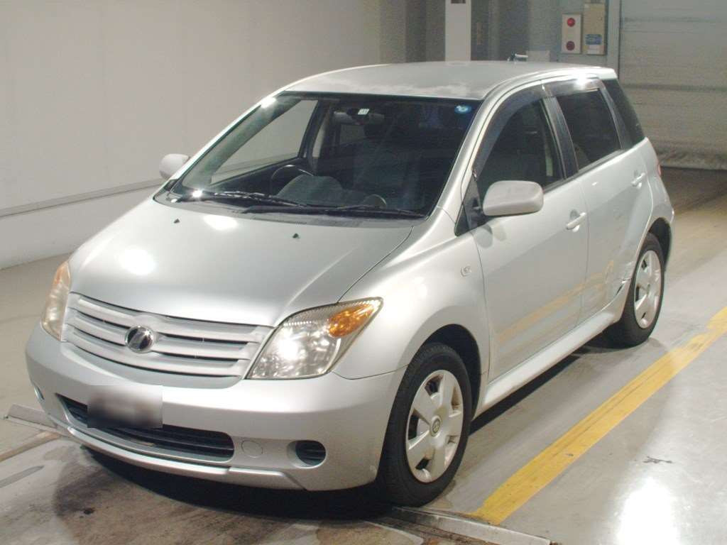 2005 Toyota IST NCP60[0]