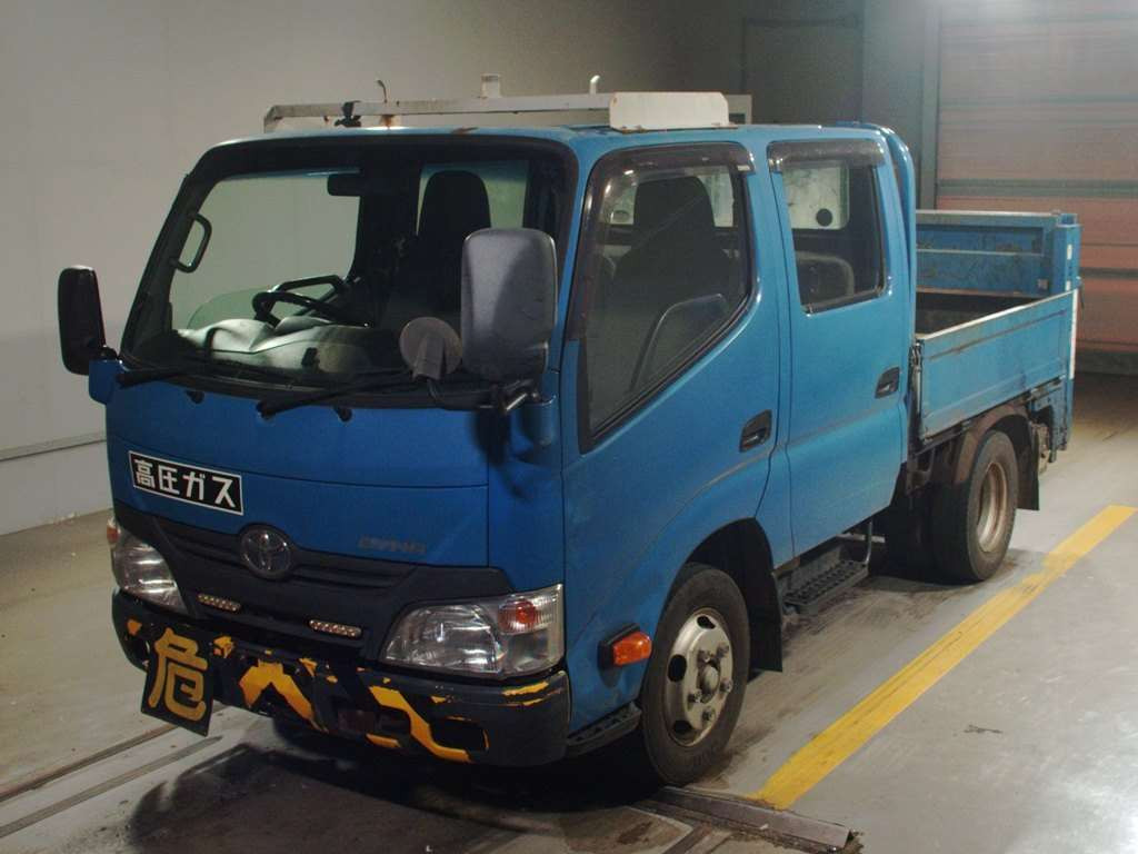 2015 Toyota Dyna Truck XZU605[0]