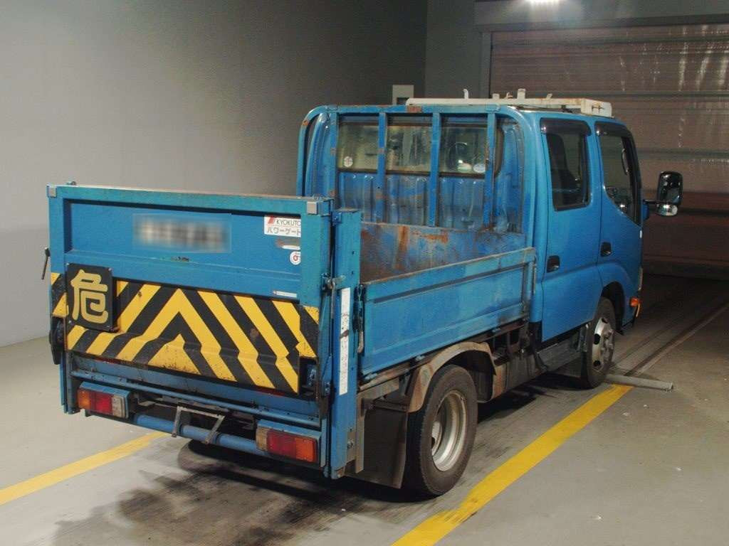 2015 Toyota Dyna Truck XZU605[1]