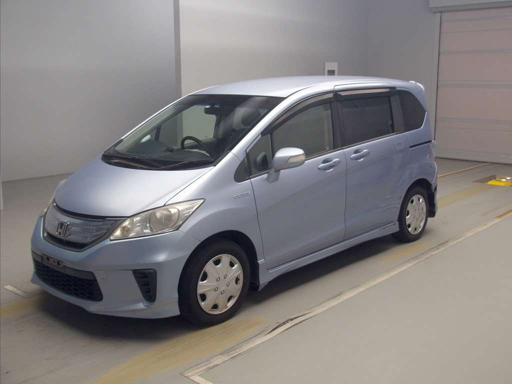 2013 Honda Freed hybrid GP3[0]