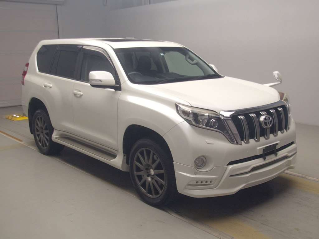 2016 Toyota Land Cruiser Prado GDJ150W[2]