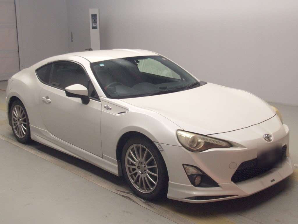 2012 Toyota 86 ZN6[2]