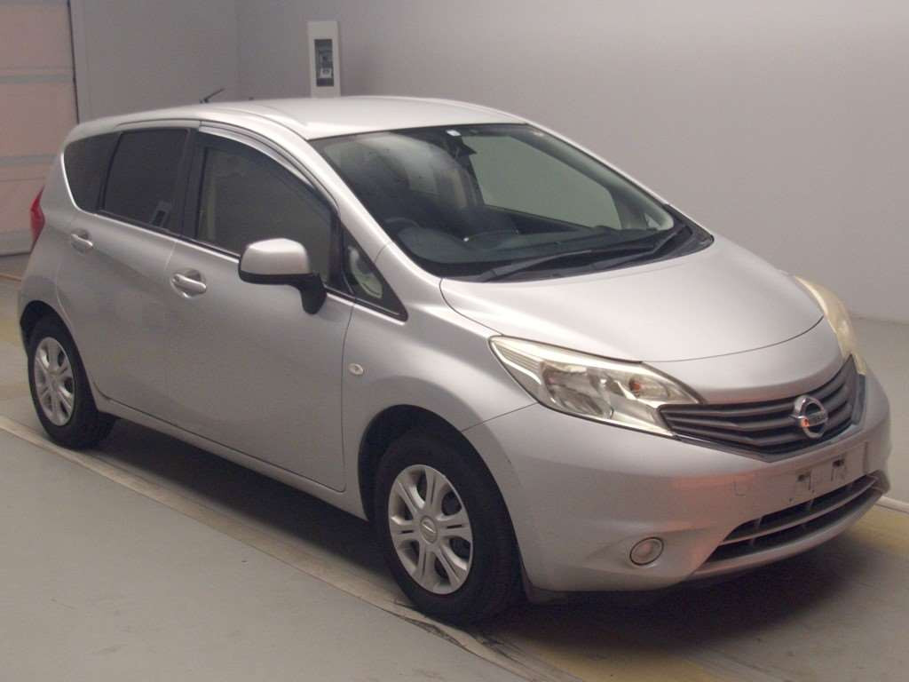 2013 Nissan Note E12[2]