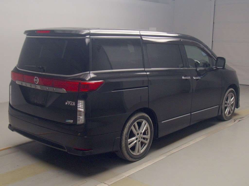 2011 Nissan Elgrand TE52[1]