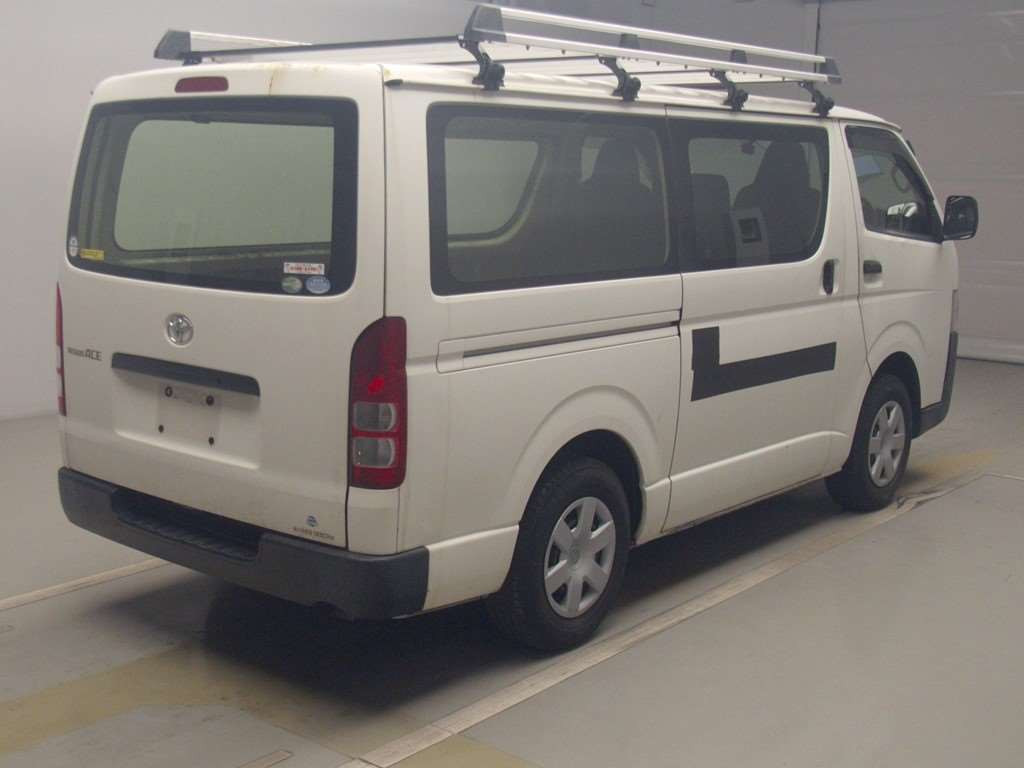 2015 Toyota Regiusace Van TRH200V[1]