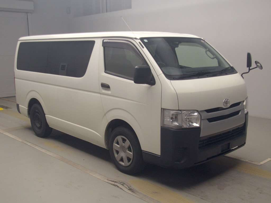 2015 Toyota Regiusace Van KDH201V[2]