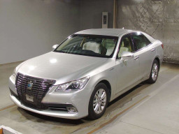 2014 Toyota Crown Hybrid