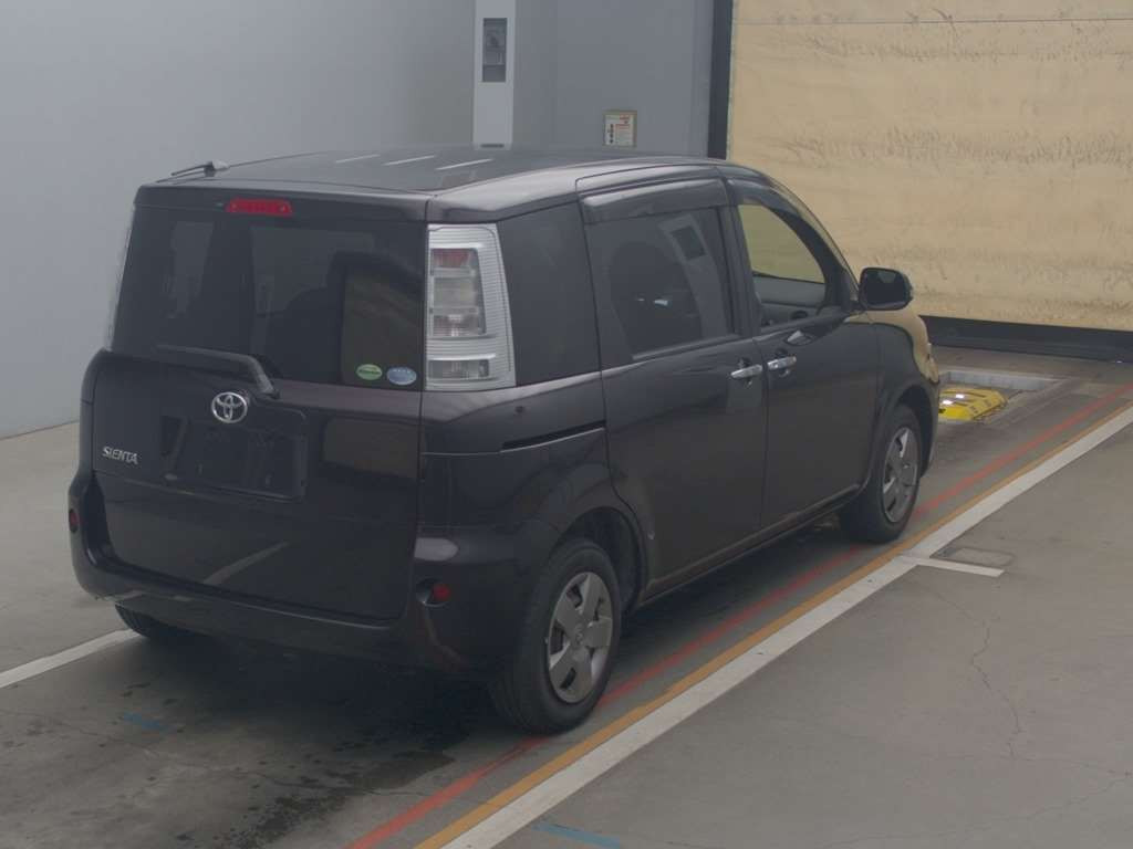 2014 Toyota Sienta NCP81G[1]