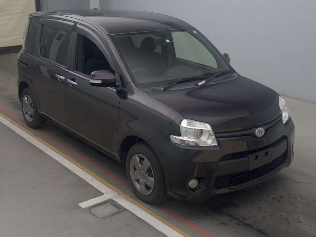 2014 Toyota Sienta NCP81G[2]