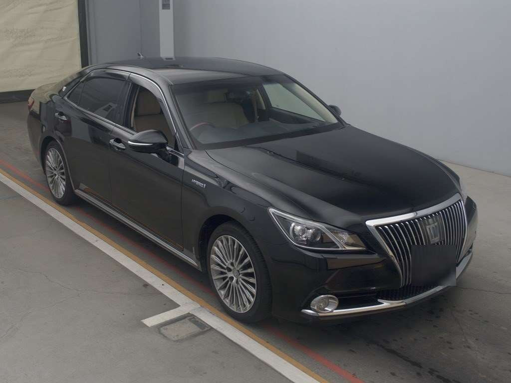 2014 Toyota Crown Majesta GWS214[2]