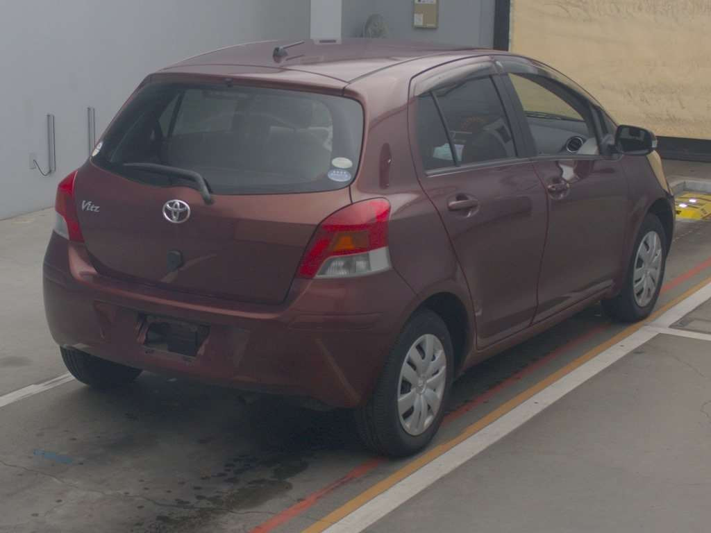 2010 Toyota Vitz SCP90[1]