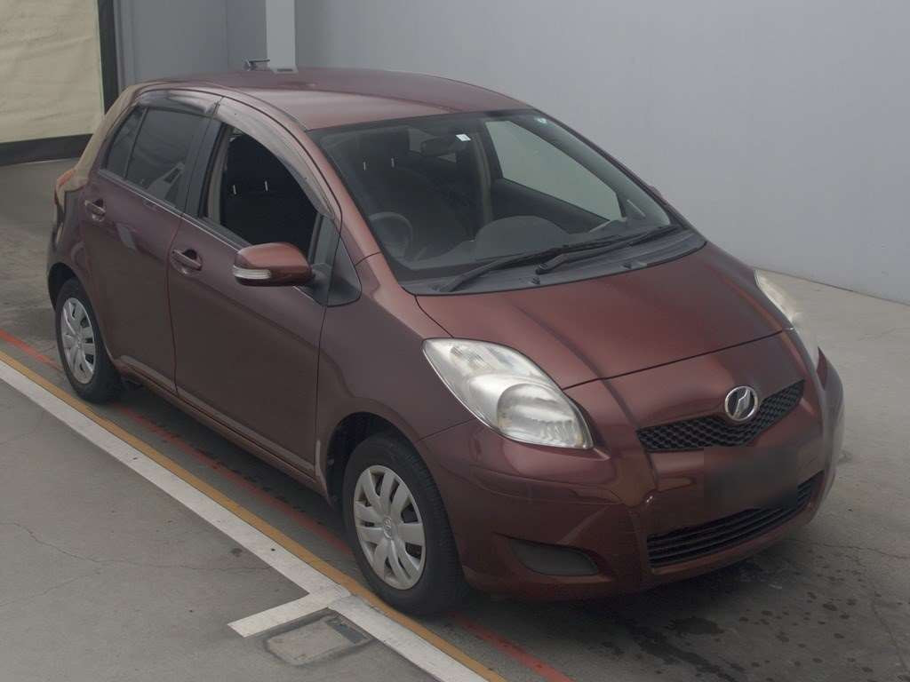 2010 Toyota Vitz SCP90[2]