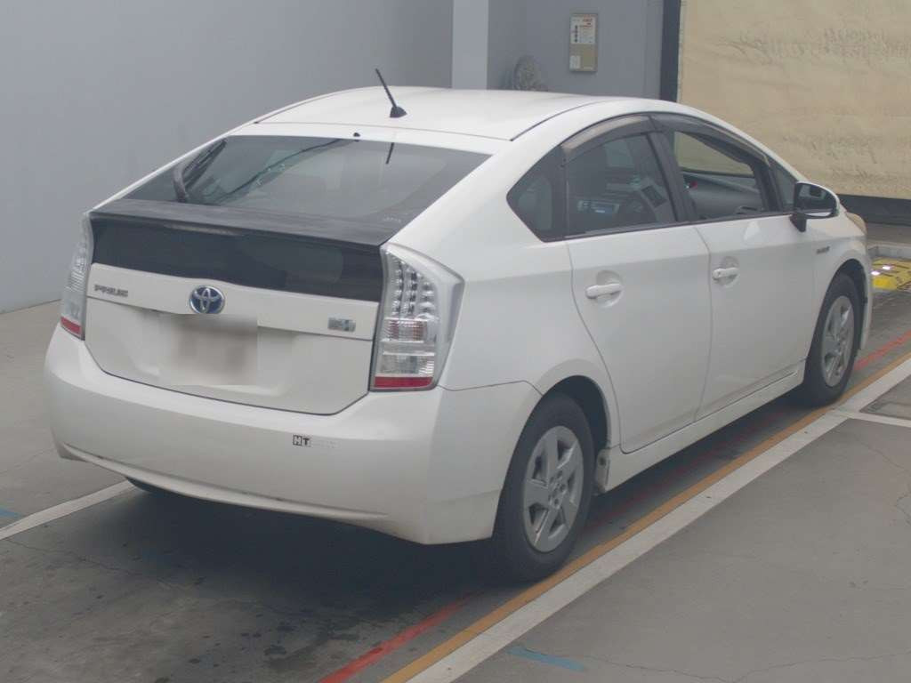 2010 Toyota Prius ZVW30[1]