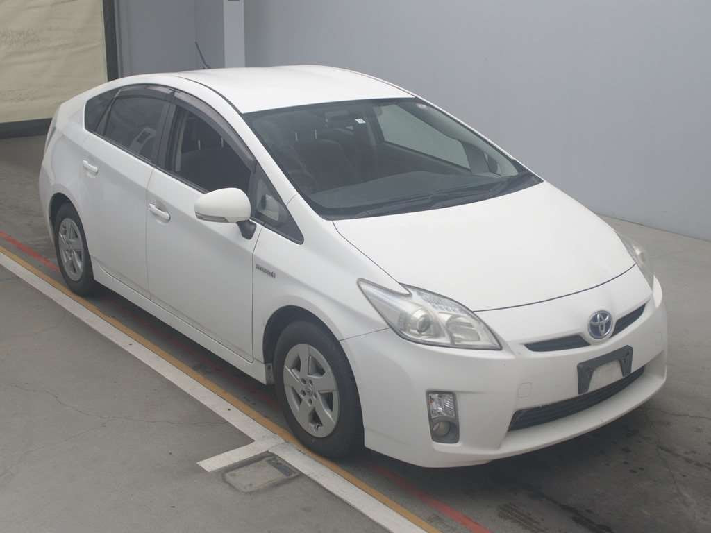 2010 Toyota Prius ZVW30[2]