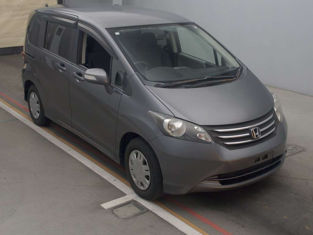 2010 Honda Freed GB3[2]