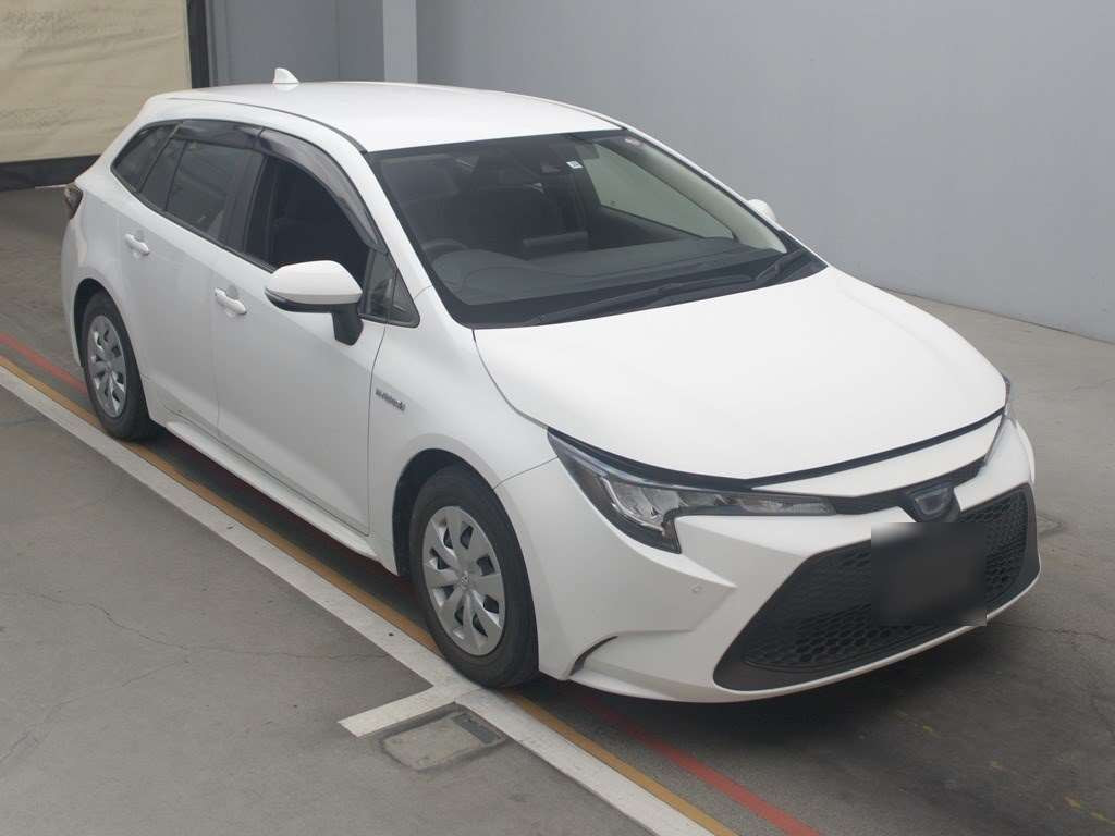 2019 Toyota Corolla Touring Wagon ZWE214W[2]