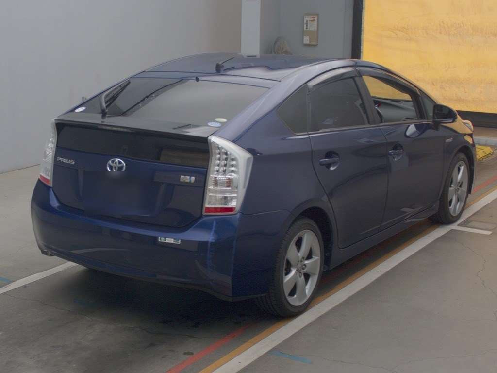 2010 Toyota Prius ZVW30[1]