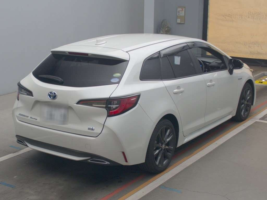 2020 Toyota Corolla Touring Wagon ZWE211W[1]