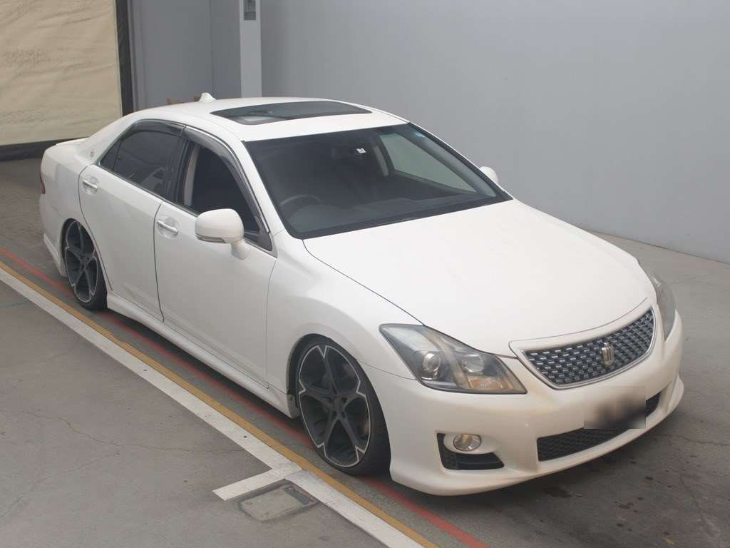 2009 Toyota Crown GRS204[2]