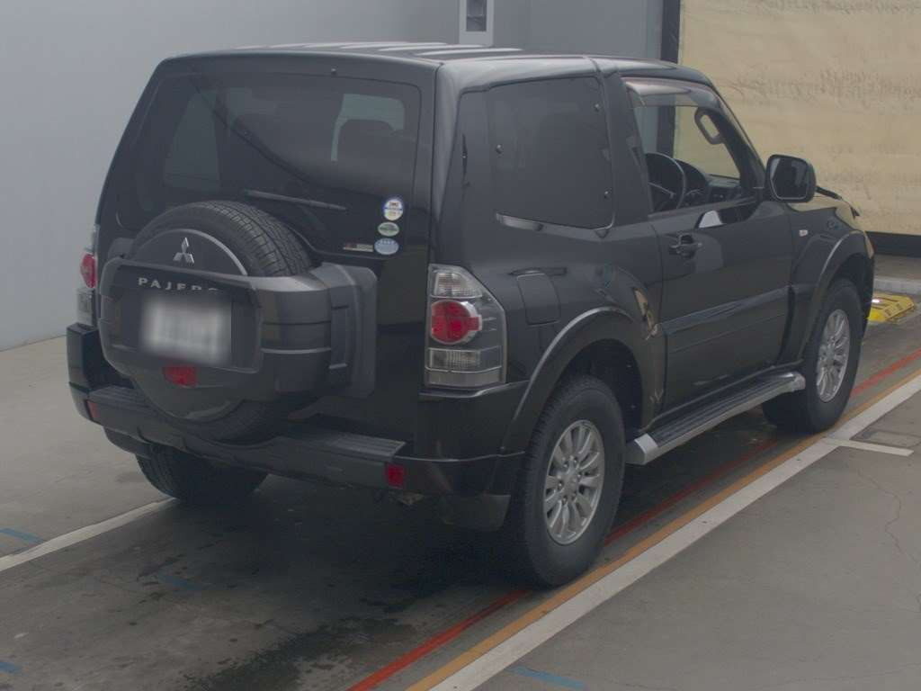 2010 Mitsubishi Pajero V83W[1]