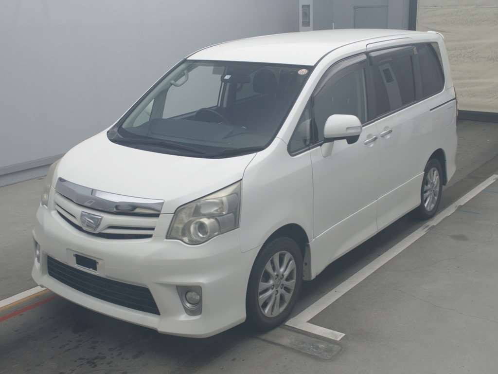 2011 Toyota Noah ZRR70W[0]